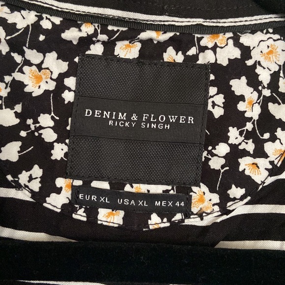 NWT Denim and flower men’s button down tee shirt - Picture 3 of 5